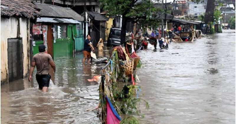 The Fury of Nature Strikes Tourist Destinations: Flood Damage in Bali and Flores Island - Vulnerabilities Exposed by Floods and the Resilience of Communities