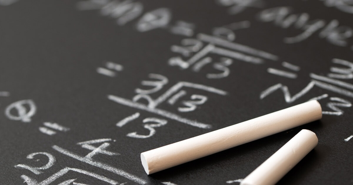 Le mythe selon lequel "les garçons sont faits pour les sciences" était-il fabriqué ? Avant l'entrée, ils sont à égalité, mais après les cours, l'écart est multiplié par quatre ! Le choc de l'écart entre les sexes en mathématiques venu de France.