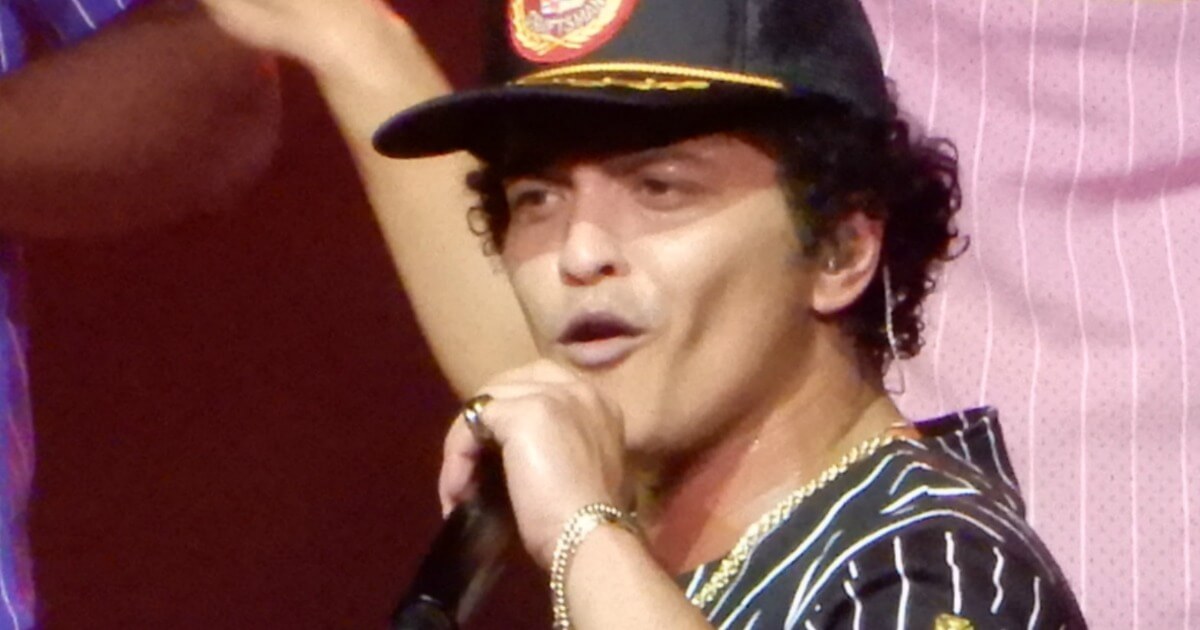 "PSY के बाद से" बयान विवाद का कारण बन गया — ब्रूनो × रोज़ को लेकर 'BTS को मिटाने' की बहस का असली चेहरा