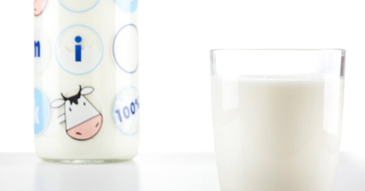 "Victoria para la leche baja en grasa" — La respuesta correcta sobre la leche según un estudio de 33 años con 74,000 personas: baja en grasa reduce todas las causas de muerte en un 11% y las enfermedades cardíacas en un 7%.