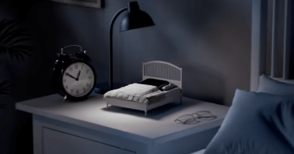 La razón por la que IKEA creó una "cama para smartphones": un pequeño truco que resuena en una "sociedad privada de sueño".